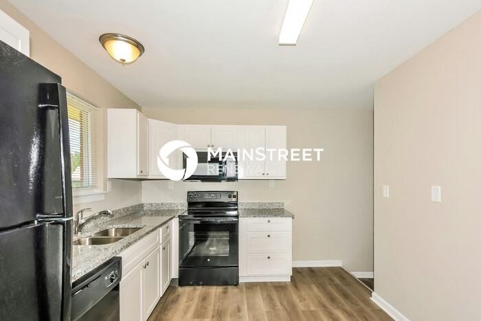 6867 Thurston Ave - Photo 6 of 17