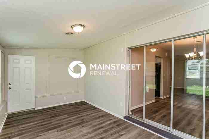 604 Shamrock Blvd - Photo 7 of 15