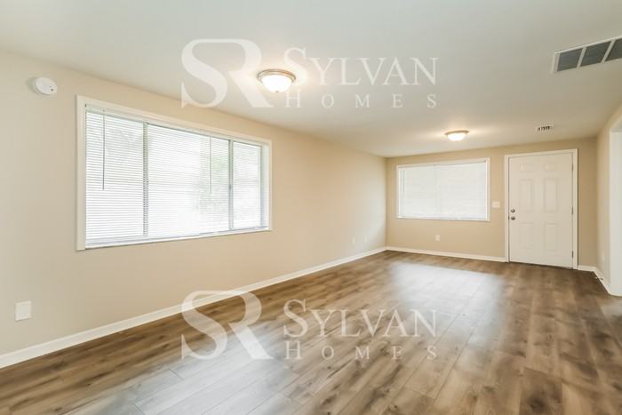 8389 Finwood Ave - Photo 5 of 16