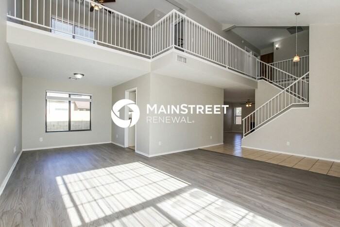 6520 W Paradise Ln - Photo 5 of 17