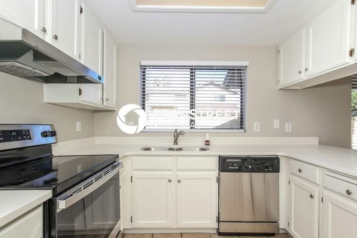 6520 W Paradise Ln - Photo 6 of 17