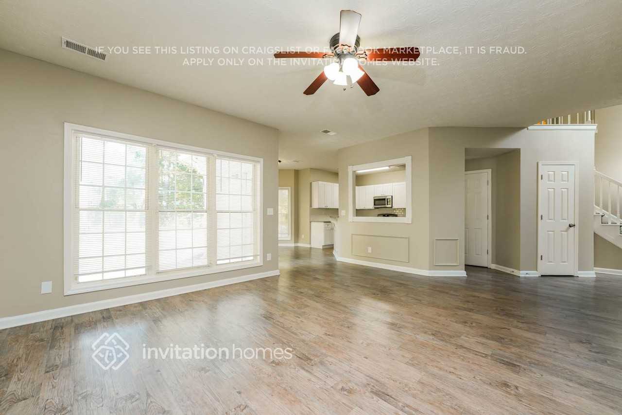 526 Watson Bay - Photo 5 of 17