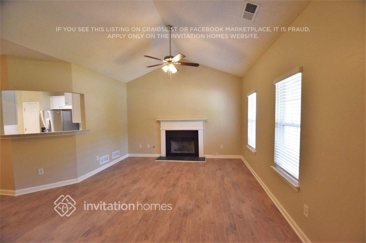 5935 Water Oaks Dr - Photo 4 of 15