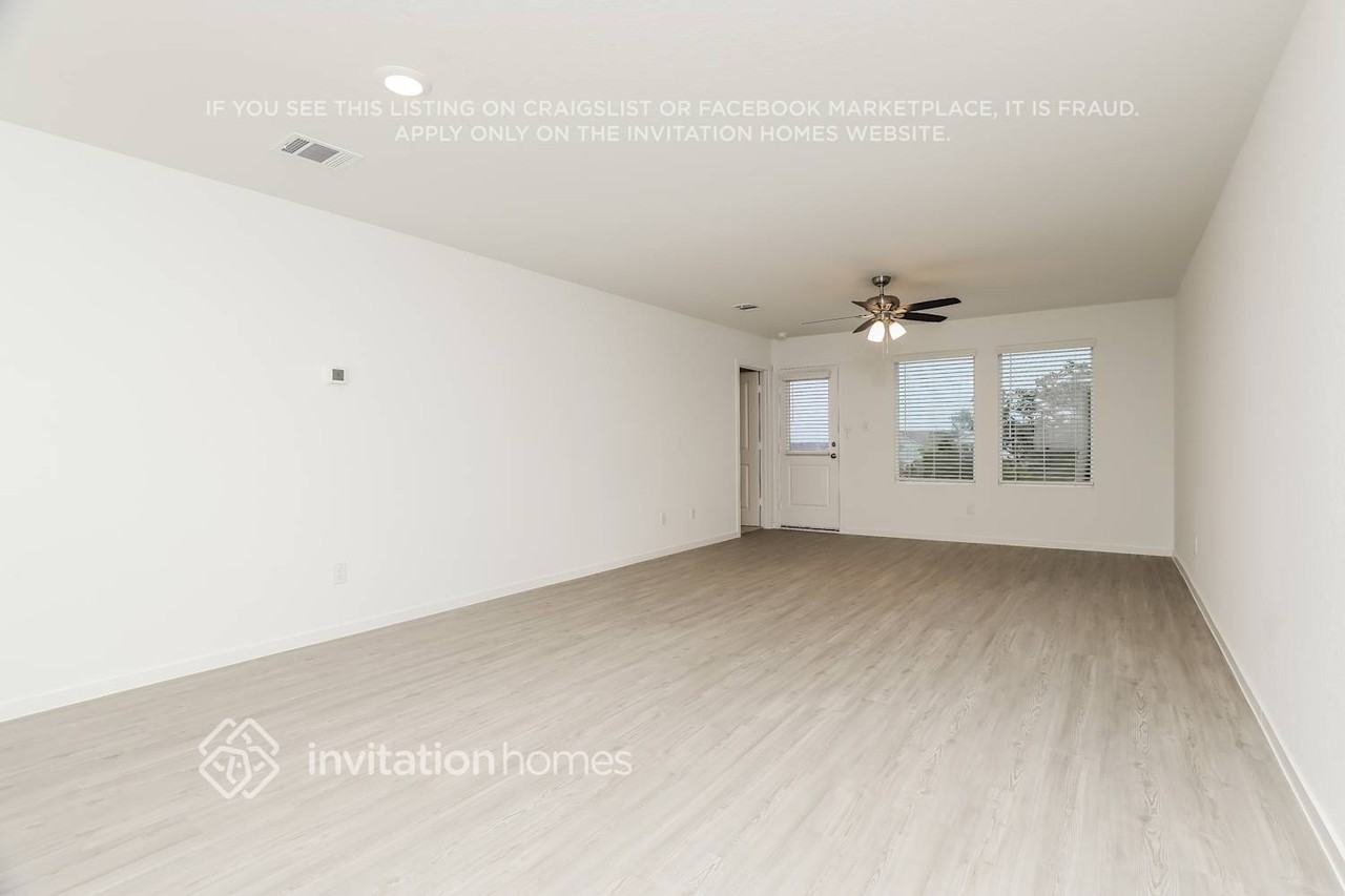 3222 Roslyn Grist - Photo 4 of 18