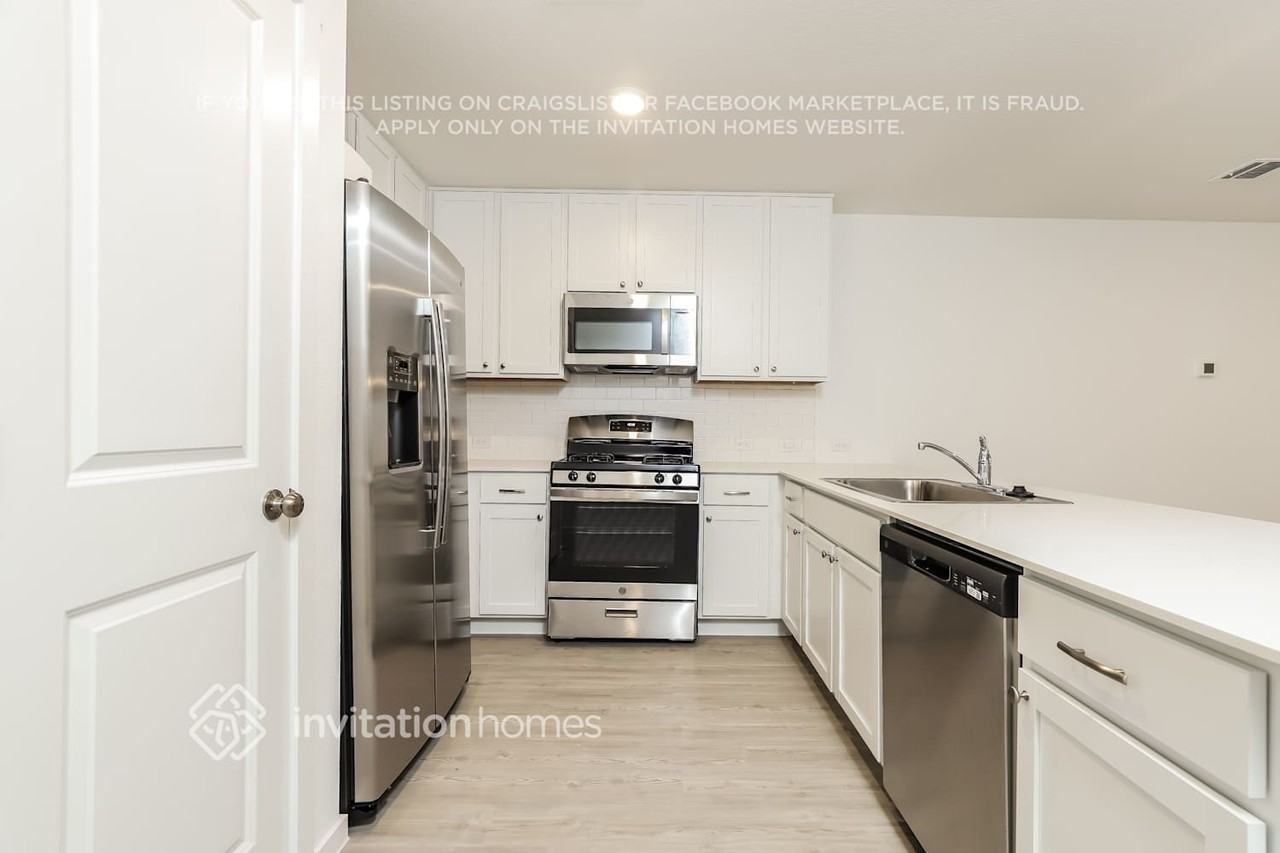 3222 Roslyn Grist - Photo 6 of 18