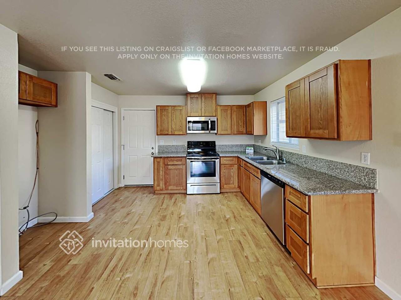 555 Spruce St - Photo 6 of 19