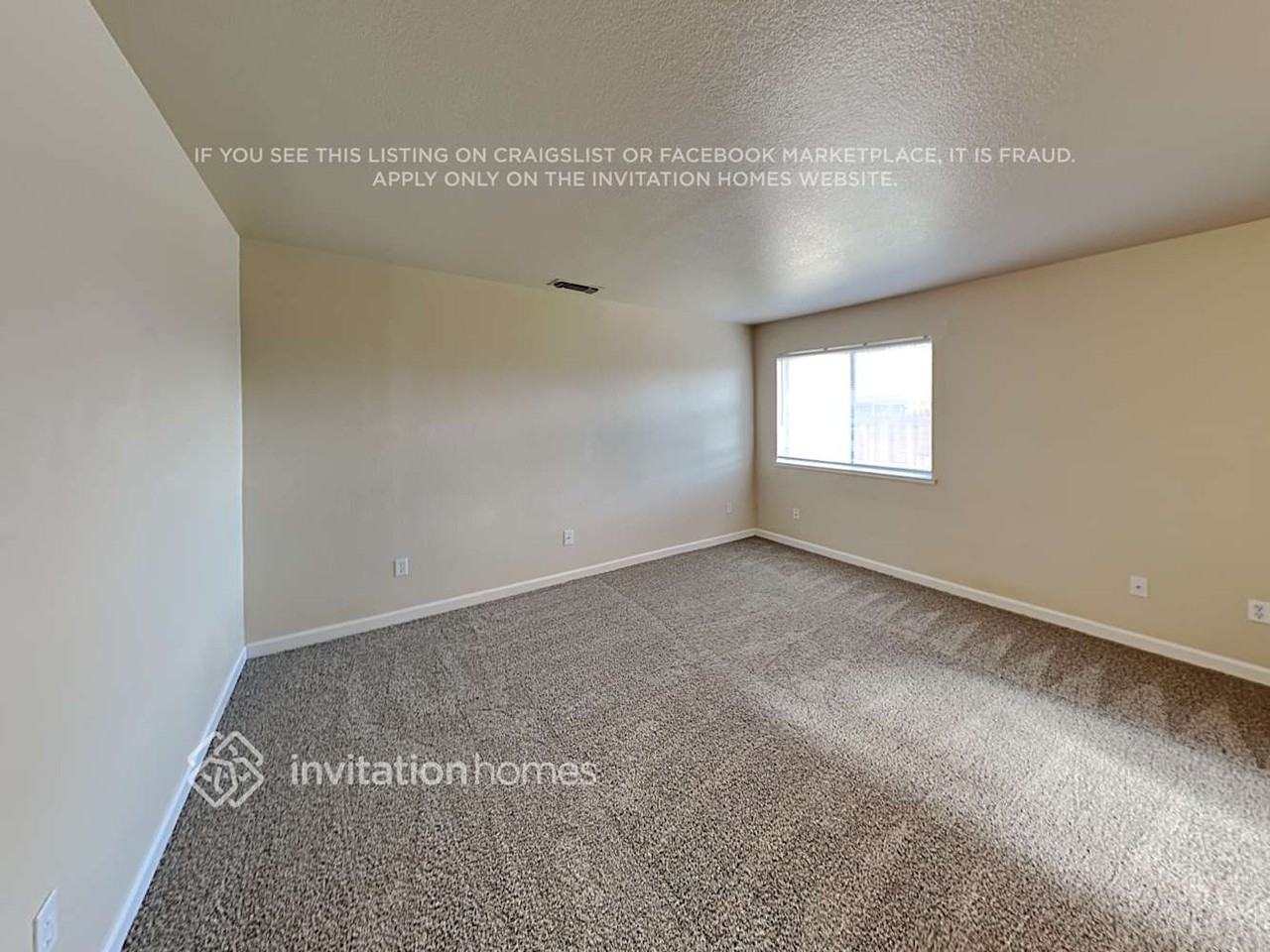 555 Spruce St - Photo 7 of 19