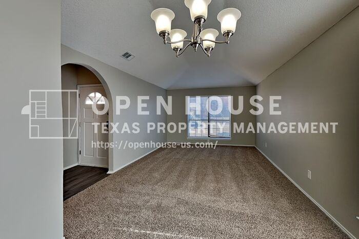 1210 Trenton Ln - Photo 5 of 21