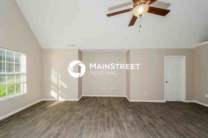 1282 Railroad Dr - Photo 3 of 16