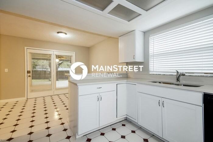 2740 Birdland Ct - Photo 6 of 16