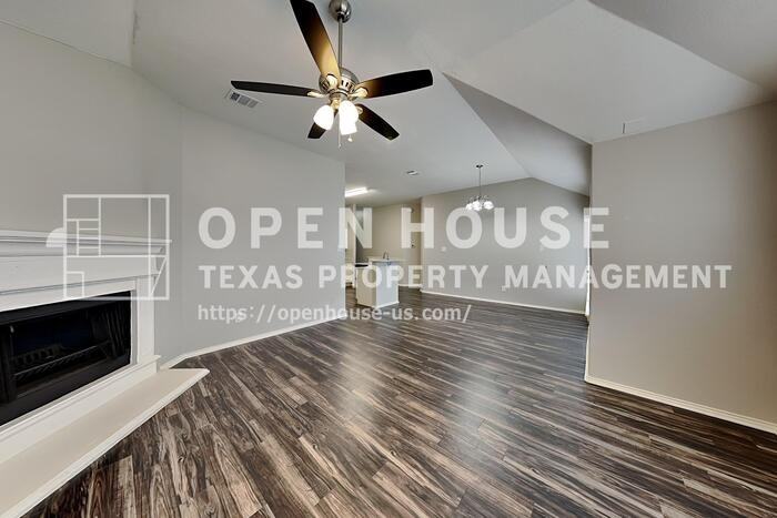 1908 Collington Dr - Photo 7 of 24