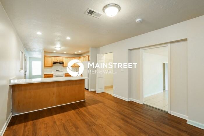 11702 Brackenberry Ct - Photo 6 of 16