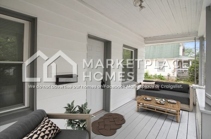 1106 May St - Photo 2 of 16