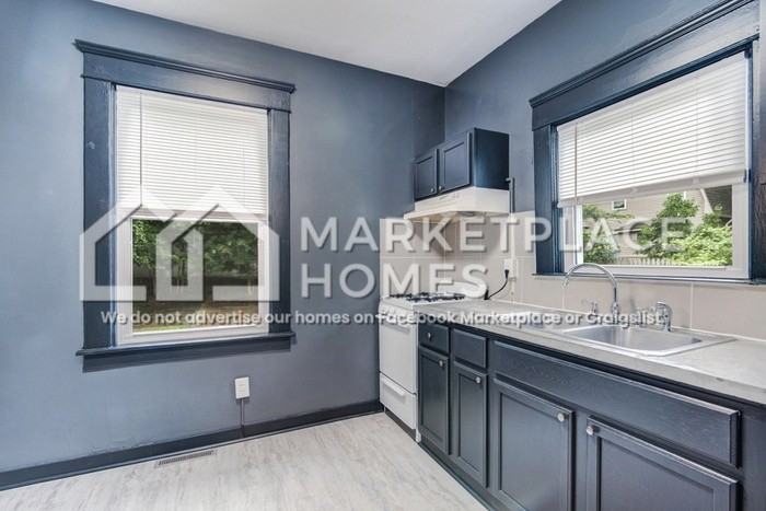 1106 May St - Photo 5 of 16