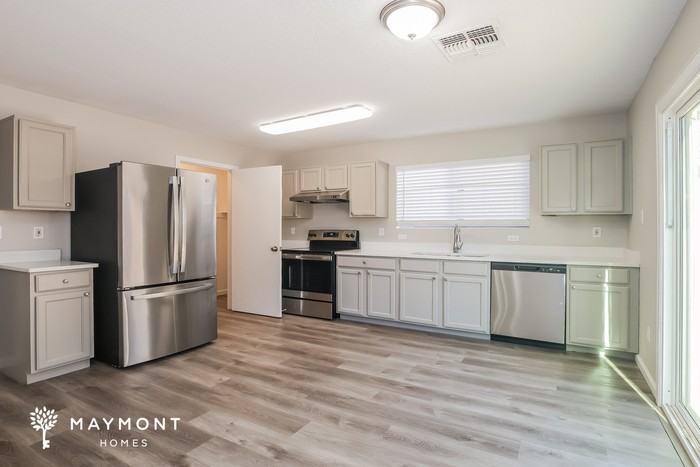 2327 E 35th Ave - Photo 6 of 13