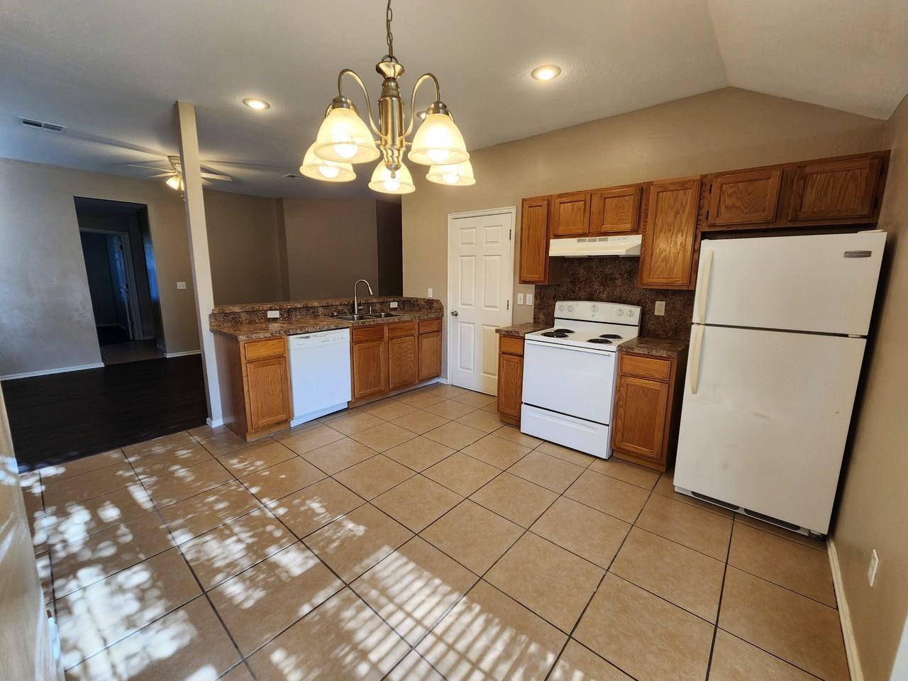 1402 S Mississippi Ave #1 - Photo 4 of 11