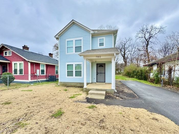 780 Woodlawn St - Photo 2 of 25