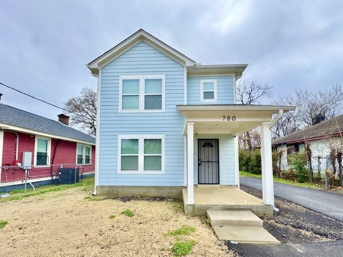 780 Woodlawn St - Photo 3 of 25