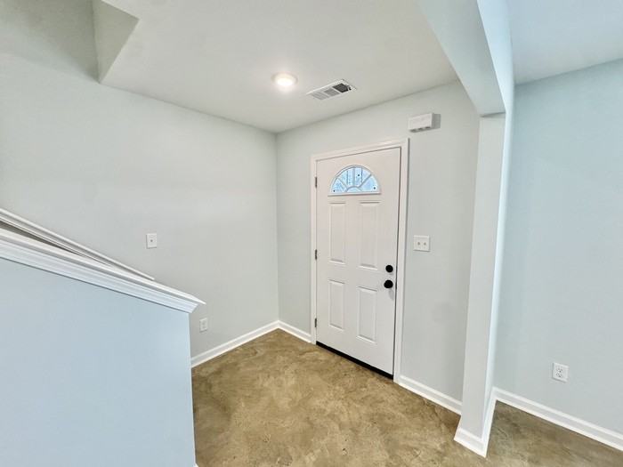 780 Woodlawn St - Photo 5 of 25