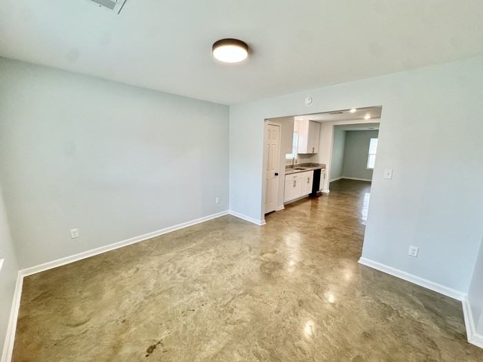 780 Woodlawn St - Photo 6 of 25