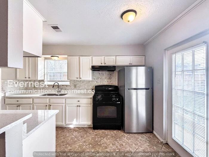 5214 Fairgreen Ln - Photo 4 of 21