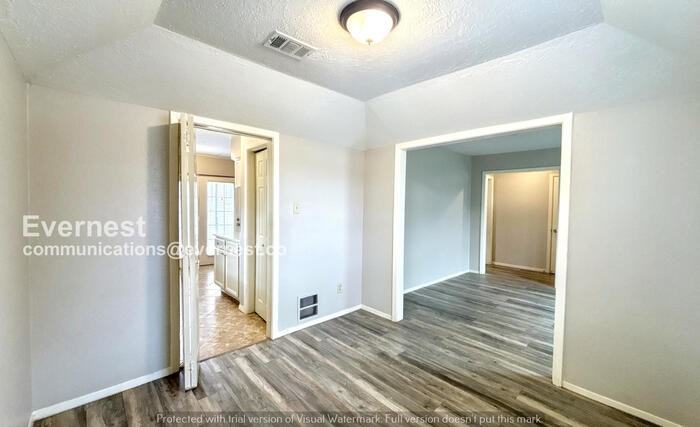 5214 Fairgreen Ln - Photo 6 of 21