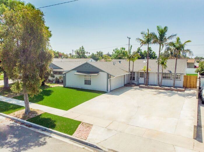 2944 W Skywood Cir - Photo 2 of 41