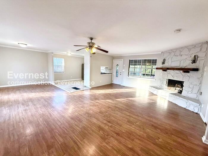 5473 Pine Rd - Photo 3 of 21