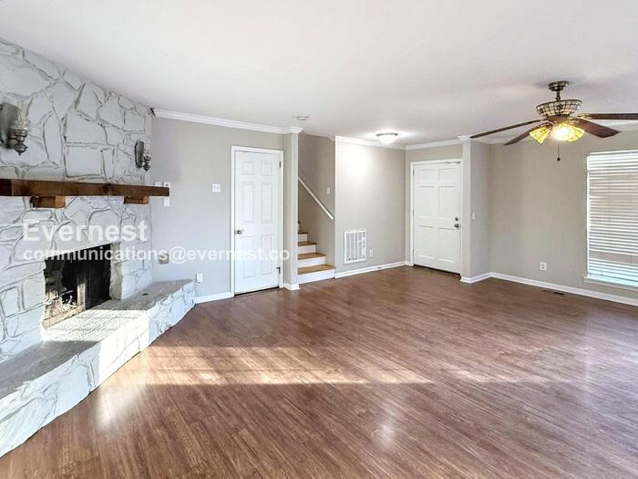 5473 Pine Rd - Photo 4 of 21