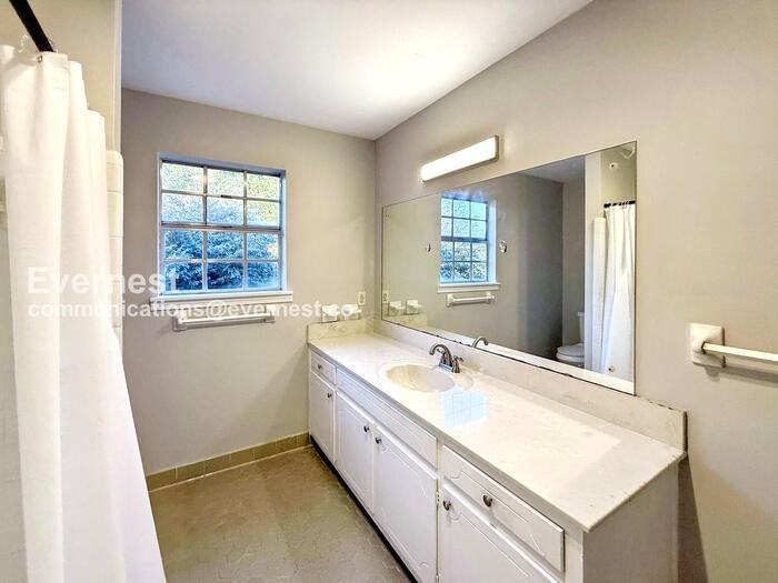 5473 Pine Rd - Photo 5 of 21