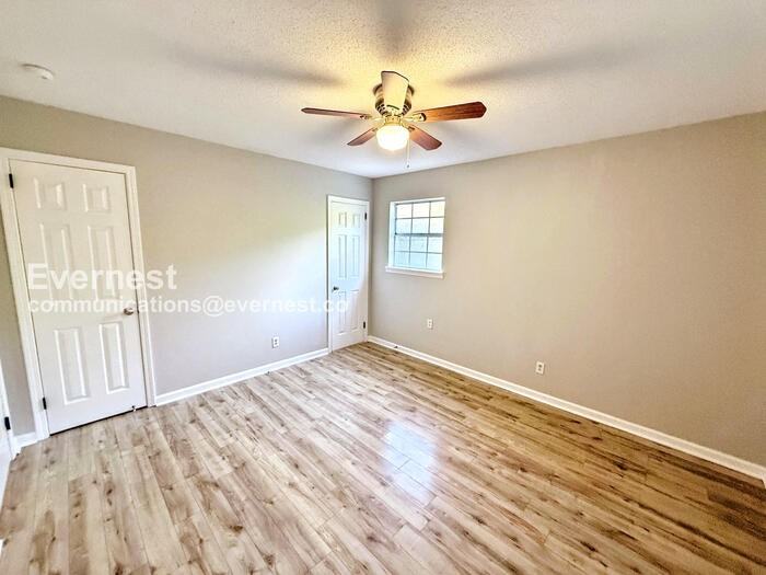 5473 Pine Rd - Photo 7 of 21