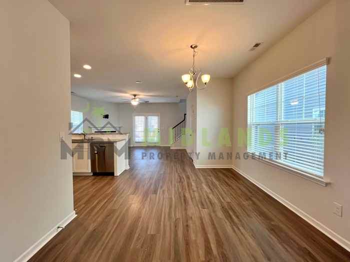 931 Tuxford Trl - Photo 4 of 48