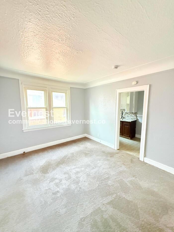 4066 Tyler St #2H - Photo 6 of 20