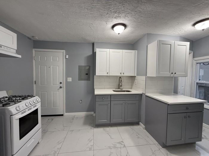 61 Madison St #1 - Photo 6 of 16