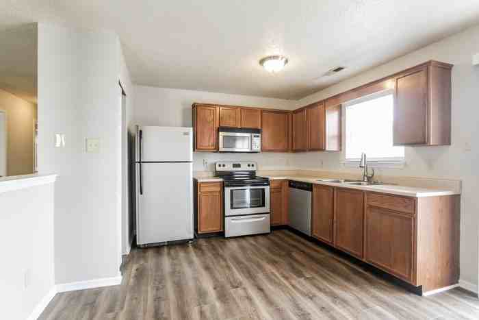 2276 Providence Ct - Photo 4 of 10