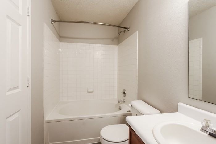 2276 Providence Ct - Photo 7 of 10