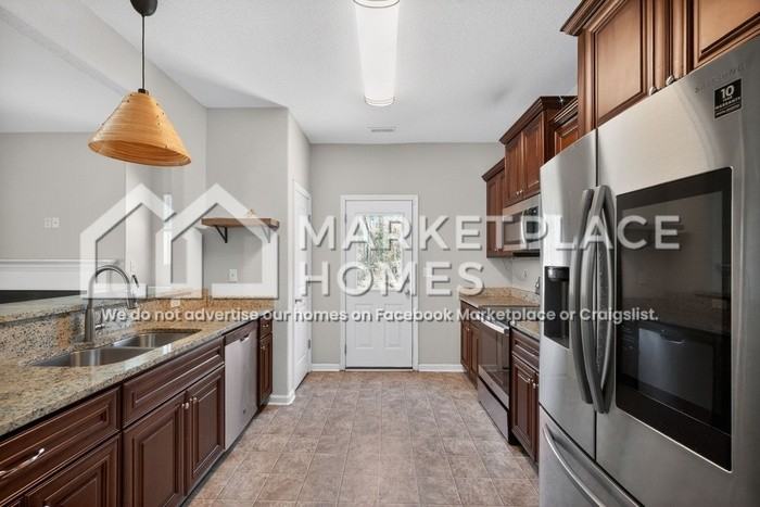 1337 King Arthur Dr - Photo 7 of 32