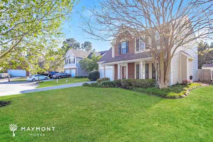 208 Whixley Ln - Photo 4 of 13