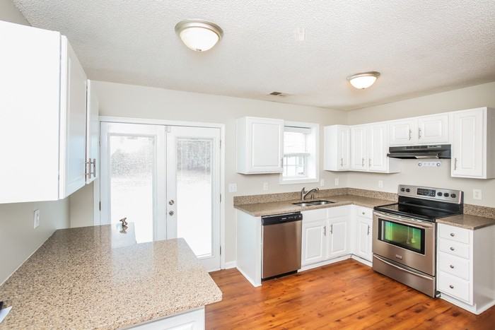 208 Whixley Ln - Photo 6 of 13