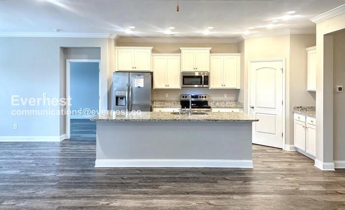 130 Shrewsberry Drive - Photo 3 of 30