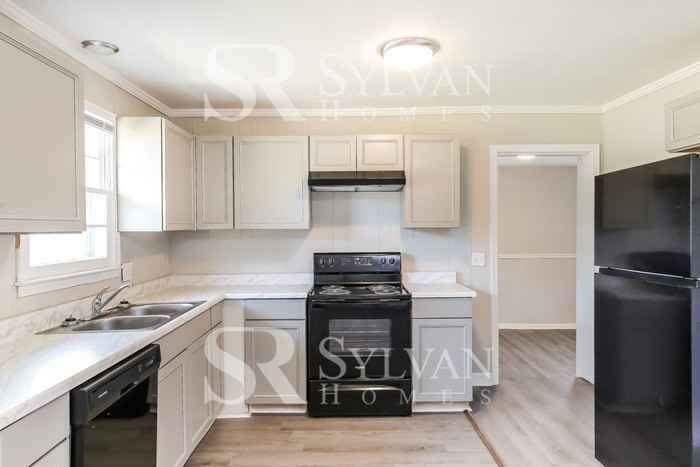 218 Lily St - Photo 7 of 17