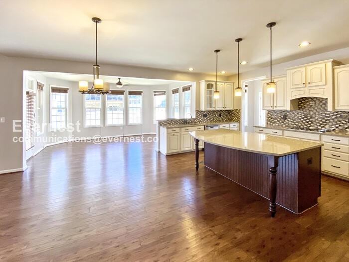 99 Coachman Cir - Photo 3 of 37