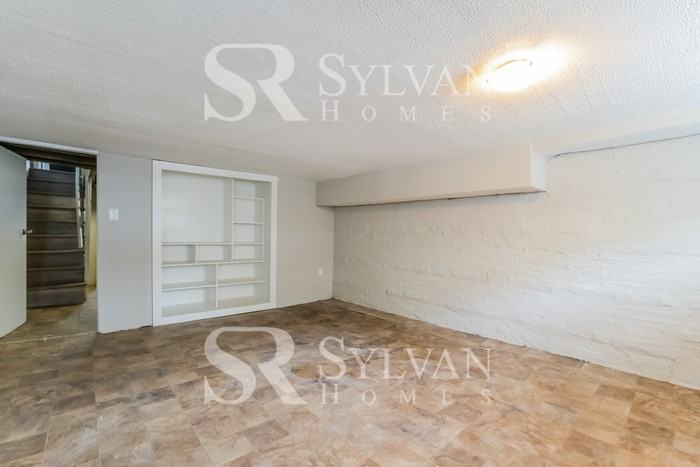 410 S Newkirk St - Photo 7 of 15