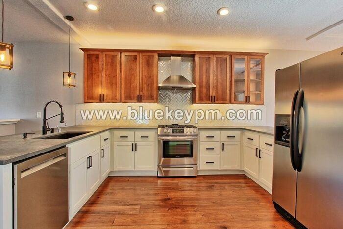 3501 Ne 80th St - Photo 7 of 19