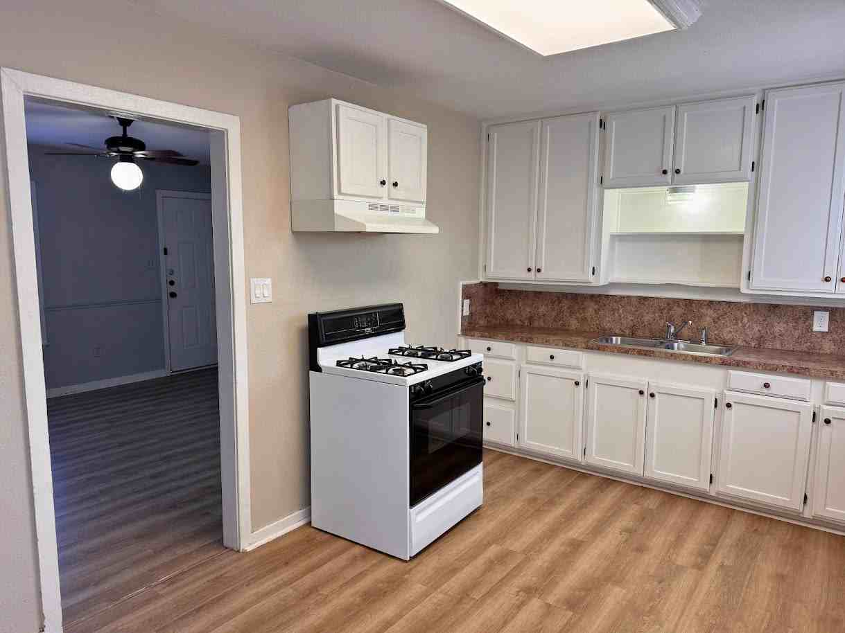 2939 Parish St #NA - Photo 5 of 29