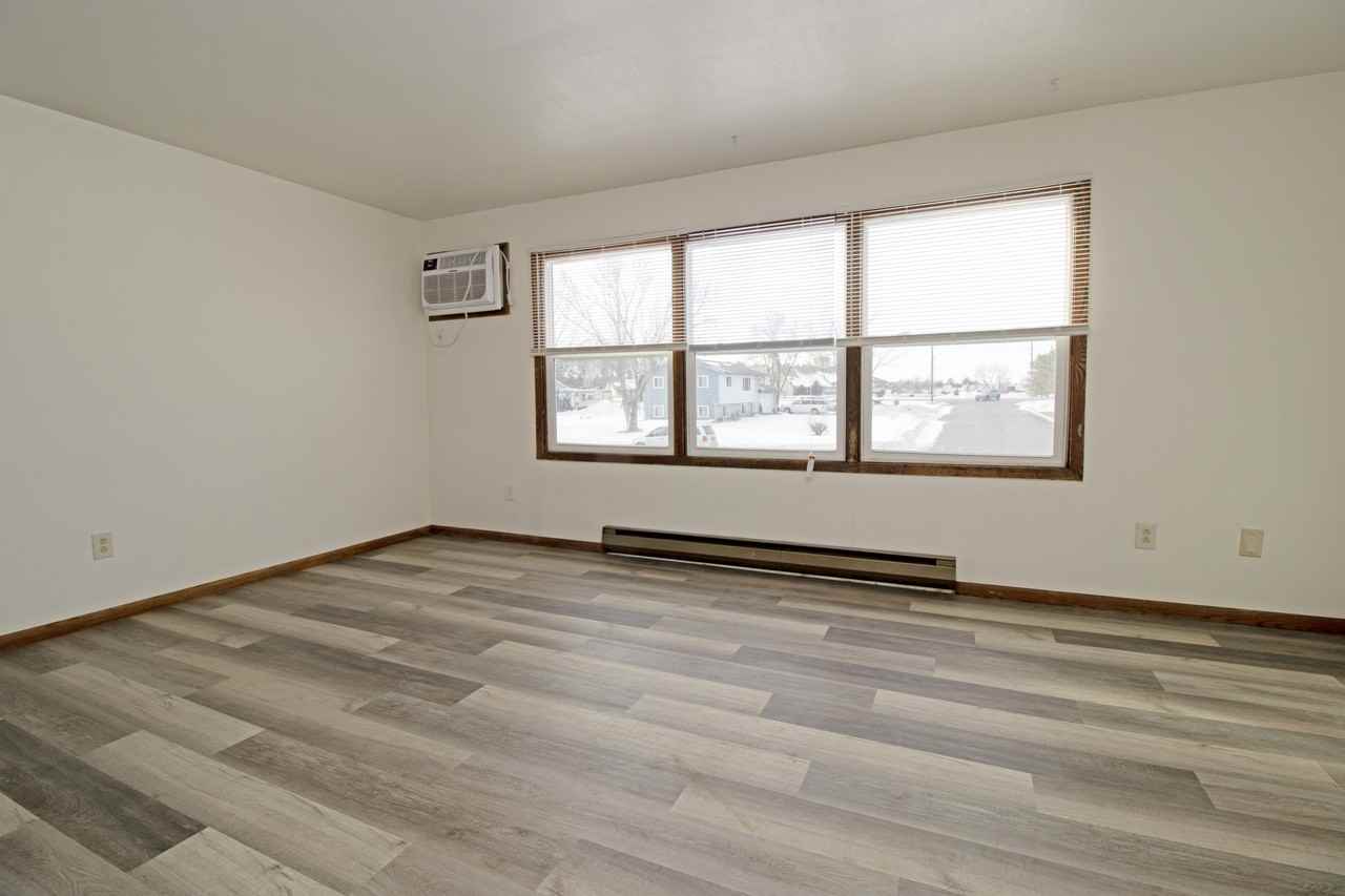 1120 Porter St #6 - Photo 5 of 10