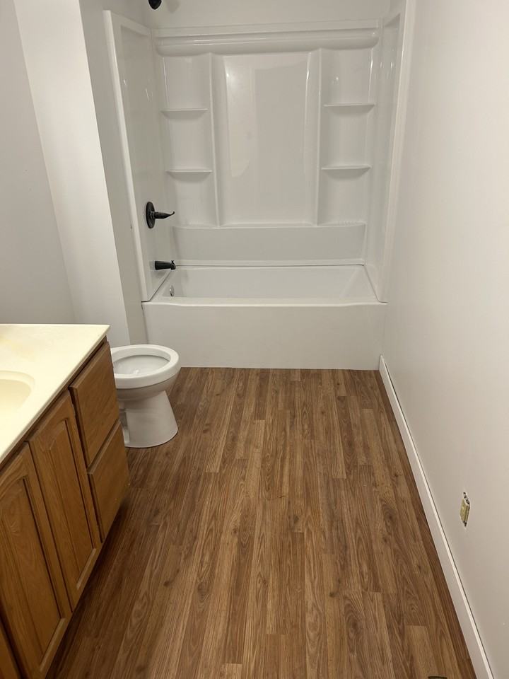 1018 Avenue B St #1018 - Photo 5 of 10