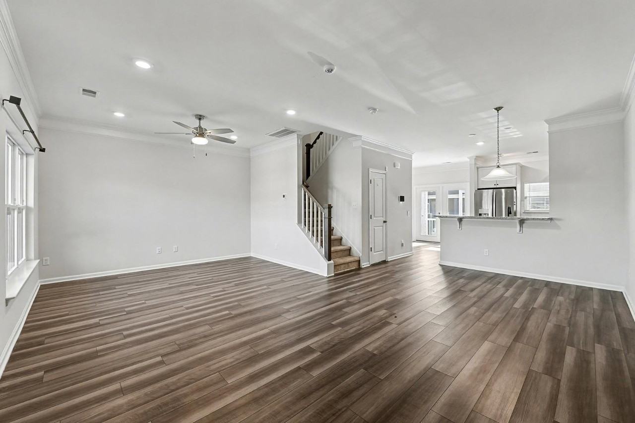 342 Silverdrop St - Photo 4 of 11