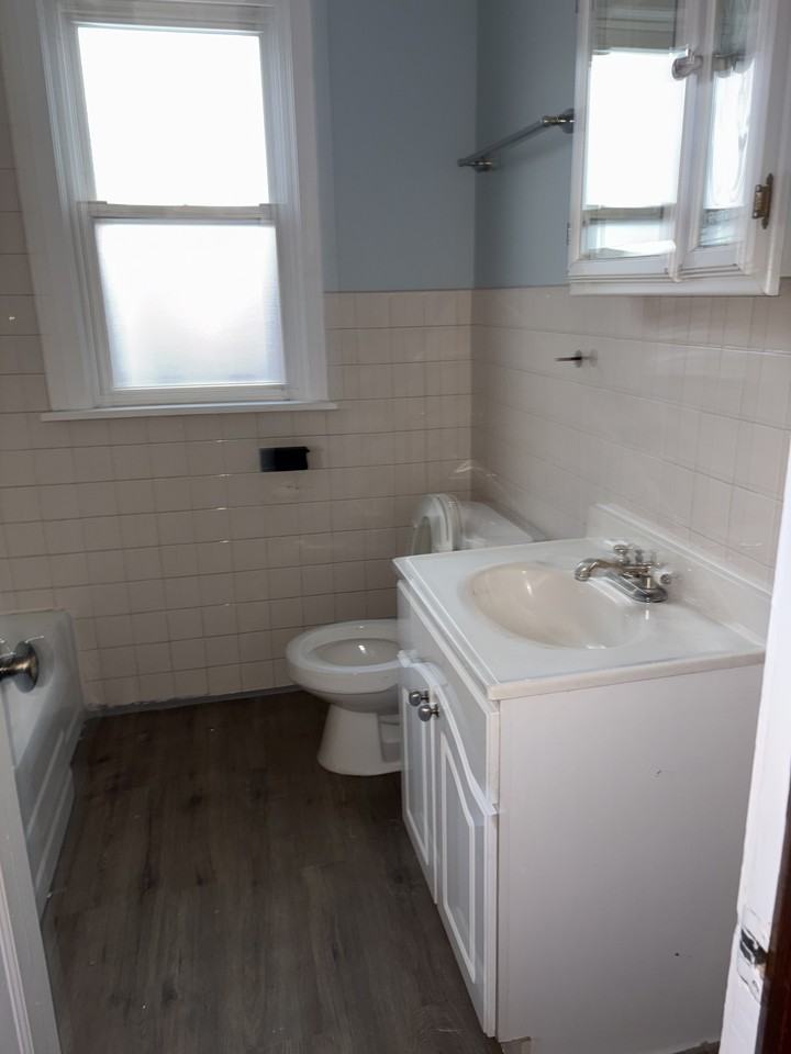 2805 Emmaus Ave #1stFL - Photo 5 of 9