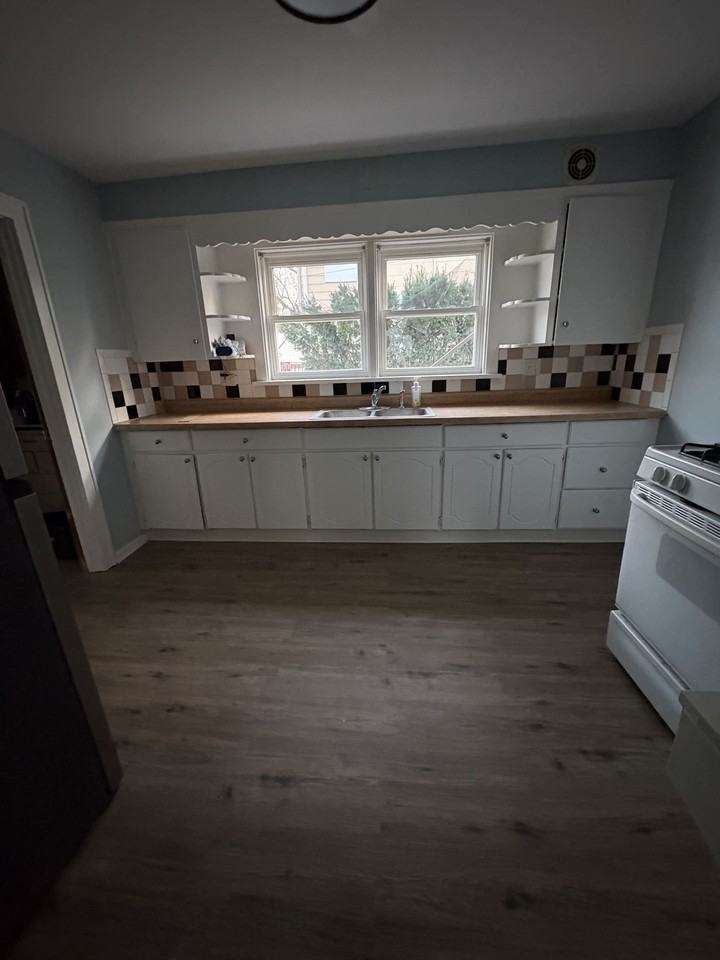 2805 Emmaus Ave #1stFL - Photo 7 of 9